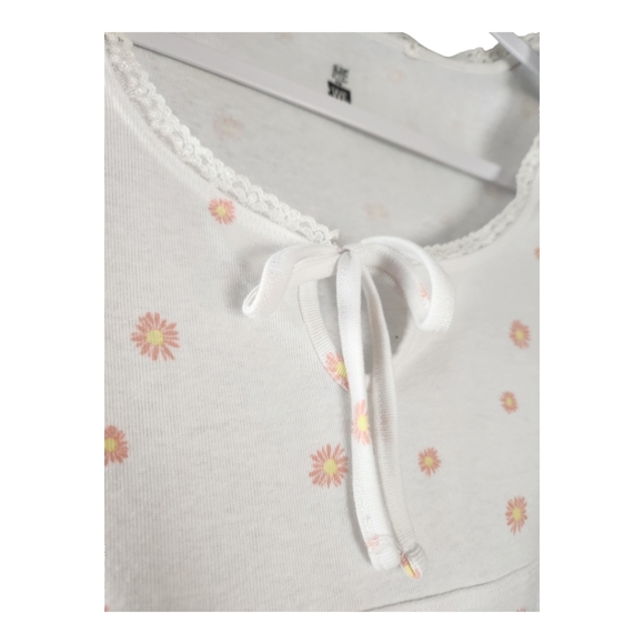 PacSun Me to We Dainty Floral Baby Tee Small Daisy Keyhole Bow Lace Cute - Picture 3 of 7